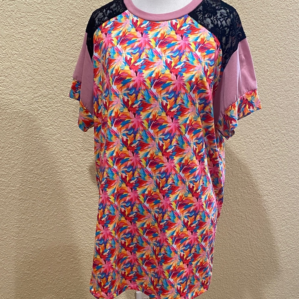 Floral Burst Short Sleeve Top with Lace Detail